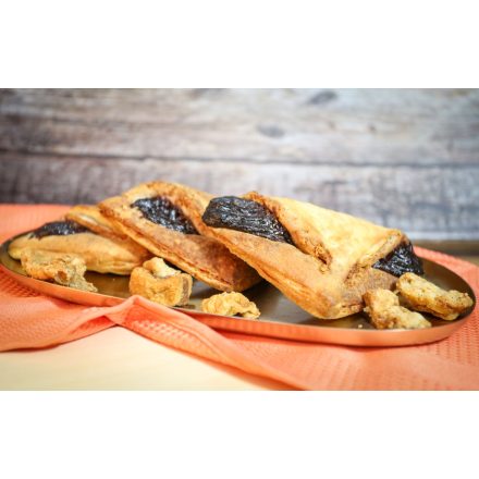 Szatmári szilvalekvárral töltött, töpörtyűs hájas tészta (UFÓ) 100g 